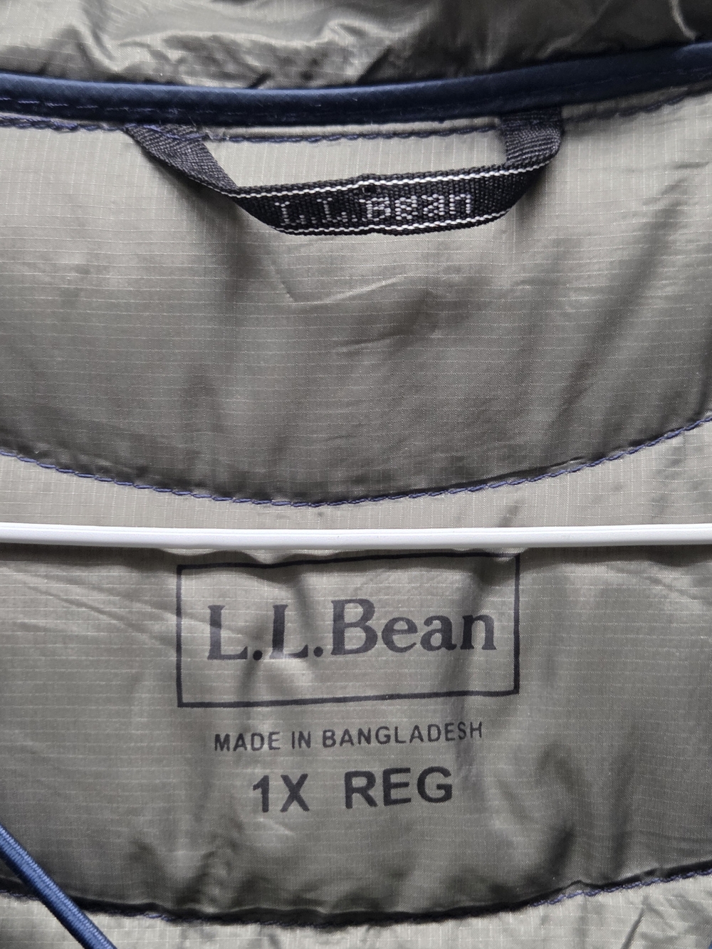 L.L. Bean Ultralight 850 Down Hooded Coat Three Quarter Length Blue Sz. 1X - Picture 8 of 10